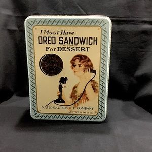 Oreo Sandwich tin